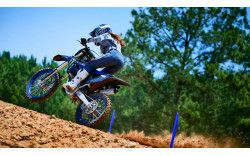 YAMAHA Moto cross YZ125 2023 Monsier Energy Racing Edition