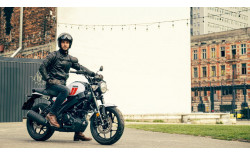 YAMAHA Moto custom XSR125 2024