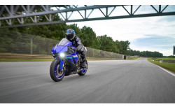 YAMAHA Moto sportive R1 2024