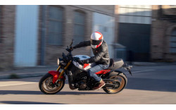 YAMAHA Moto Custom XSR900 2025