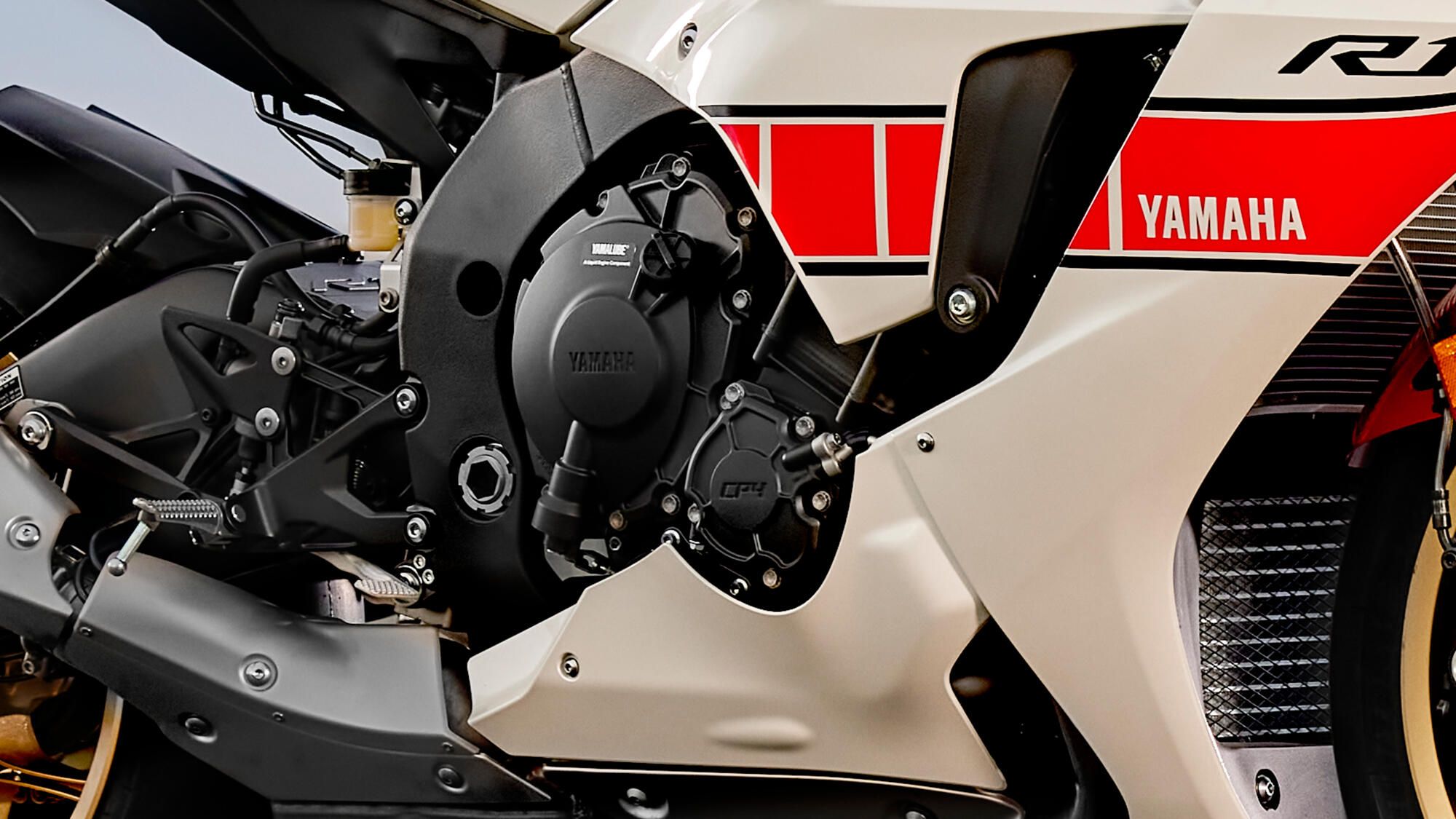 Yamaha R1 World GP 2022 frein moteur