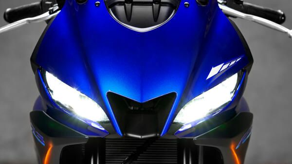 Yamaha 2022 R3 optique