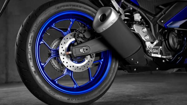 Yamaha 2022 R3 roues pneus