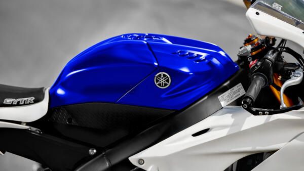 2022 Yamaha-R6 GYTR réservoir