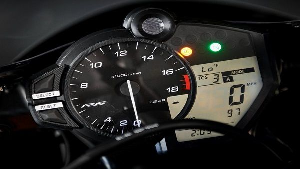 2022 Yamaha-R6 RACE systèmes de contrôle
