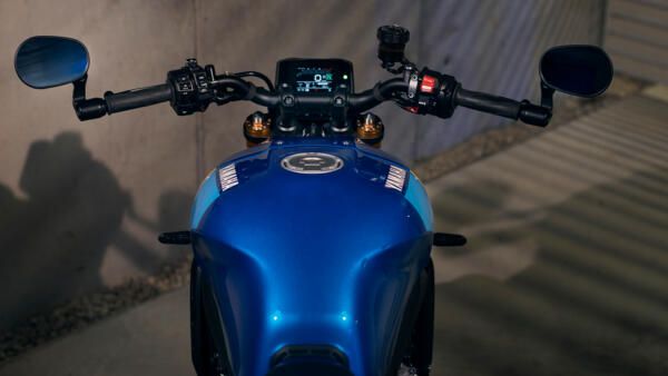 Yamaha 2022 xsr900 position