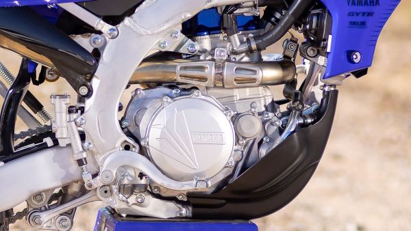 Moto cross Yamaha WR450F 2023 moteur 450cc puissant