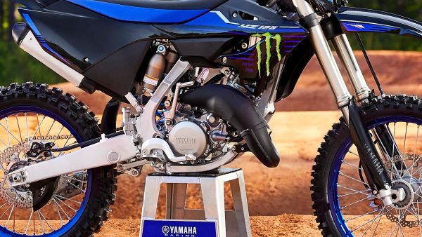 Puissant moteur 125cc de la moto cross Yamaha YZ125 Monster Energy 2023 Moto cross Yamaha YZ125 Monster Energy 2023 Puissant moteur 125cc