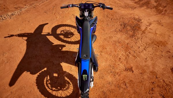 Habillage affiné de la moto cross Yamaha YZ125 Monster Energy 2023 Moto cross Yamaha YZ125 Monster Energy 2023 Habillage affine