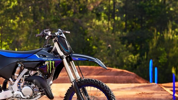 Moto cross Yamaha YZ125 Monster Energy 2023 Admission air efficace