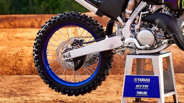 Système de freinage puissant de la moto cross Yamaha YZ125 Monster Energy 2023 Moto cross Yamaha YZ125 Monster Energy 2023 Freinage puissant