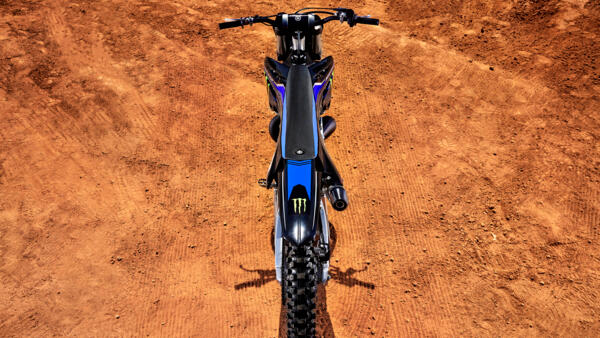 Yamaha YZ250 Monster 2023 ergonomie