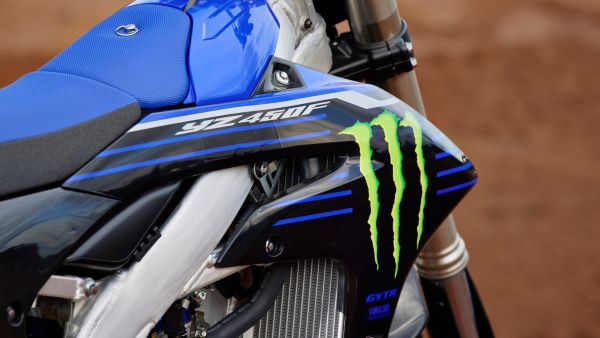Moto cross Yamaha YZ450F Monster Energy 2023 Deco Monster Energy