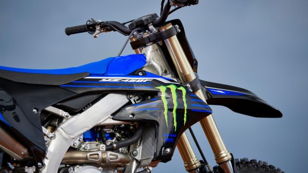 Moto cross Yamaha YZ450F Monster Energy 2023 Poids reduit