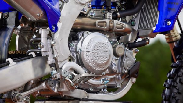 Embrayage à ressorts de la moto cross Yamaha YZ450F 2023 Moto cross Yamaha YZ450F 2023 Embrayage ressorts disque