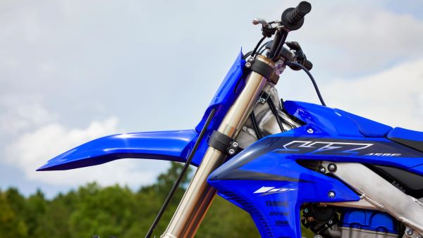 Moto cross Yamaha YZ450F 2023 Controle departs