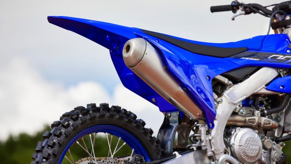 Moto cross Yamaha YZ450F 2023 Poids reduit