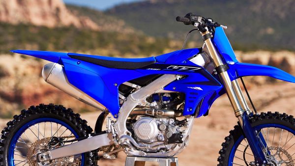 Suspensions KYB de la moto cross Yamaha YZ450F 2023 Moto cross Yamaha YZ450F 2023 Suspensions KYB