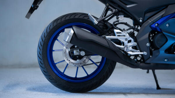 Yamaha 2023 YZF R125 traction