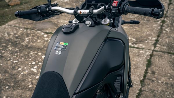 Réservoir de 16 litres de la Yamaha Tenere 700 Explore Edition 2023 Yamaha Tenere 700 Explore Edition 2023 Reservoir carburant 16 litres
