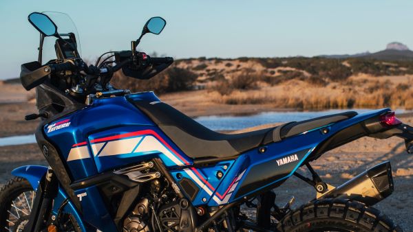 Selle plate inspirée rallye de la Yamaha Tenere 700 World Raid 2023 Yamaha Tenere 700 World Rally 2023 Selle plate rallye