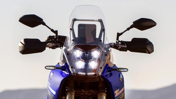 Face avant rallye de la Yamaha Tenere 700 2023 Yamaha Tenere 700 2023 Face avant rallye 4 phares