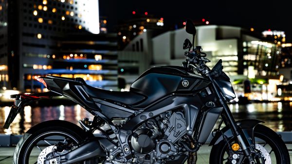 La position de pilotage de la Yamaha MT-09 Y-AMT2024 Yamaha MT-09 Y-AMT 2024 Position pilotage