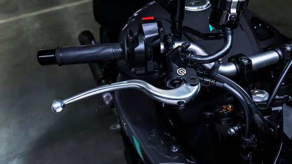 Le Maître-cylindre de la Yamaha MT-10 2024 Yamaha MT-10 2024 Maître-cylindre