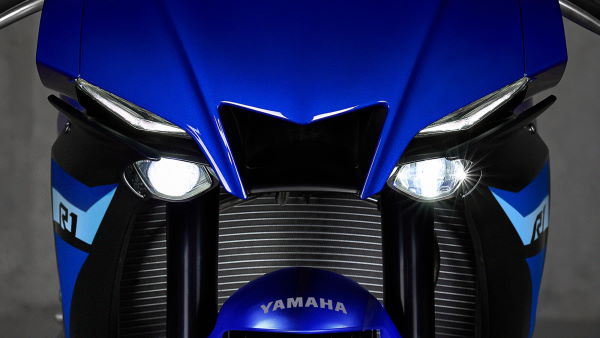 Phare à LED de yamaha R1 2024