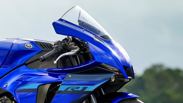 yamaha R1 2024 système d'aide au départ LCS