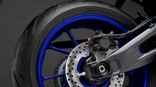 Jantes légères à 10 bâtons de la Yamaha R7 2024 Yamaha 2024 R7 les jantes