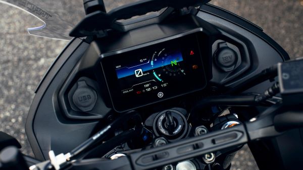 Tableau de bord TFT connecté de la Yamaha Tracer 7GT 2024 Yamaha Tracer 7GT 2024 Tableau de bord connecte