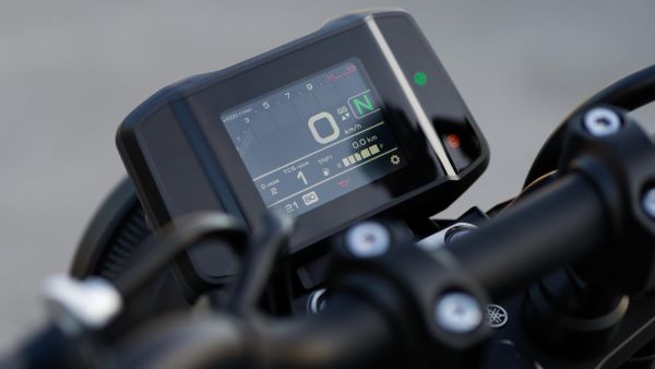 Systèmes d'aide au pilotage de la Yamaha Custom XSR900 2024 Yamaha Custom XSR900 2024 Pilotage