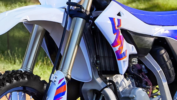 Moto cross Yamaha YZ125 2024 50e Anniversaire admission d'air