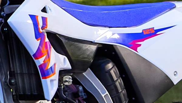 Moto cross Yamaha YZ125 2024 habillage ultra-affiné