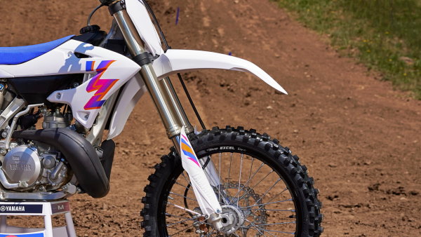 Yamaha YZ250 2024 50e Anniversaire suspensions