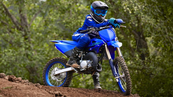 Moto cross Yamaha 85 YZ 2024 habillage élancé