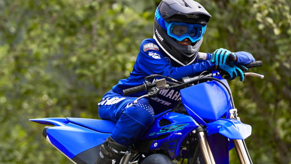 Moto cross Yamaha 85 YZ 2024 Selle plate