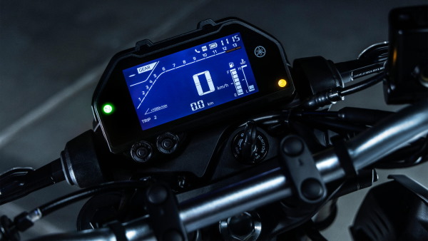 Yamaha MT-03 2025 ecran LCD connecte smartphone