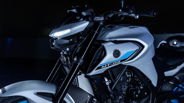 Yamaha MT-03 2025 style agressif et habillage design