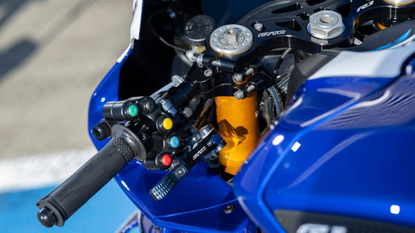 Pack électonique GYTR de la Yamaha R1GYTR 2025 Yamaha R1GYTR 2025 pack electronique GYTR