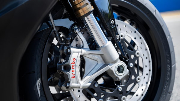 Freinage haut niveau Brembo de la yamaha R1 RACE 2025 Yamaha R1 RACE 2025 Freinage Brembo