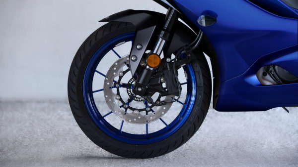Yamaha 2025 R125 freinage