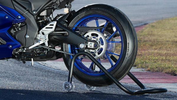Yamaha 2025 R125 pneu
