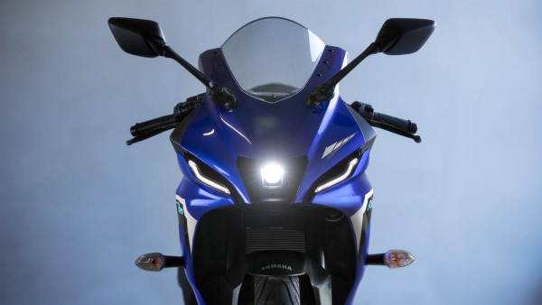 Yamaha 2025 R125 phares et feux de position LED