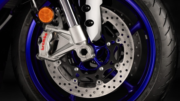 Maitre-cylindre vant Brembo de la Yamaha R9 2025 yamaha R9 2025 maitre-cylindre avant Brembo et etriers Stylema