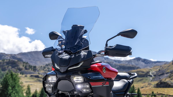 Bulle réglable sur 10 crans de la Yamaha TRACER 9 2025 Yamaha Tracer 9 2025 bulle reglable