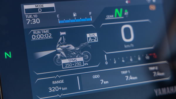 Yamaha TRACER 9 GT+ 2025 systeme de controle de pression de pneus