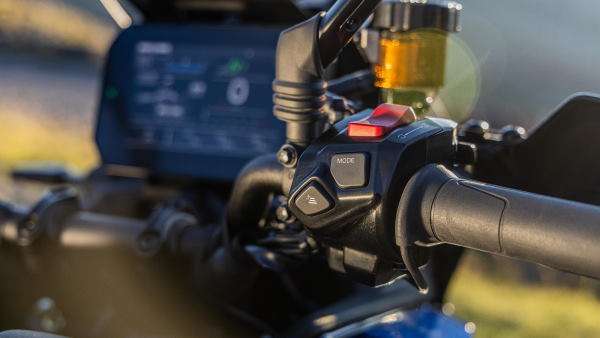 Yamaha TRACER 9 GT+ 2025 poignees chauffantes