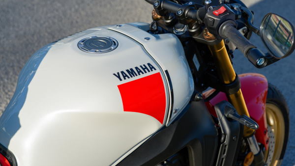 Coloris historique de la Yamaha Custom XSR900 2025 Yamaha Custom XSR900 2025 coloris historique